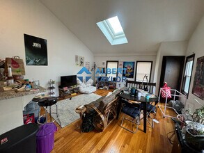 8 Shepard St, Unit 1 in Cambridge, MA - Building Photo - Building Photo