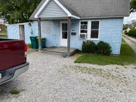 518 W 3rd Ave in Derry, PA - Building Photo