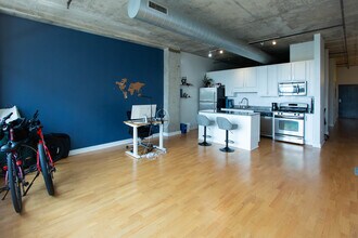 50 E 16th St, Unit 311 in Chicago, IL - Foto de edificio - Building Photo