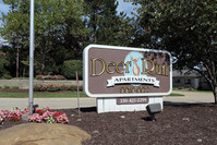 Deer Run in Twinsburg, OH - Foto de edificio - Building Photo