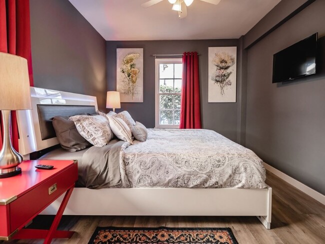 property at 5147 Riverton Ave