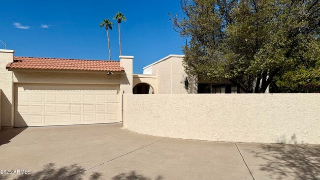 7008 N Vía De Paesia in Scottsdale, AZ - Building Photo - Building Photo