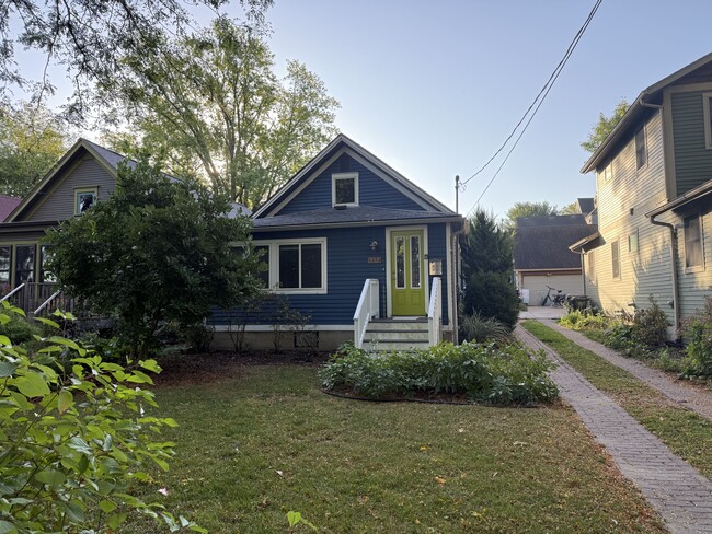 property at 1333 E Wilson St
