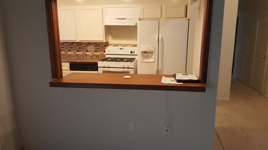 11378 Cherry Hill Rd, Unit 301 in Beltsville, MD - Building Photo - Building Photo