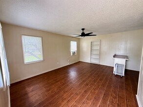 519 McGuire Ln in Huntsville, TX - Building Photo - Building Photo