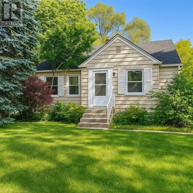 399 Erb St. W