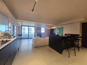 6820 Indian Creek Dr in Miami Beach, FL - Building Photo - Building Photo