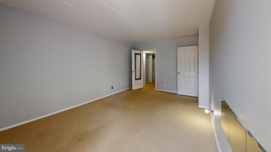 5705 Indian Ct-Unit -22 in Alexandria, VA - Building Photo - Building Photo