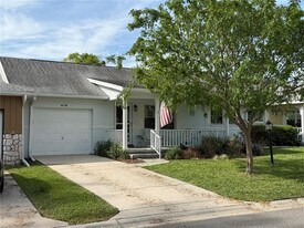 8678 SW 95 St in Ocala, FL - Building Photo