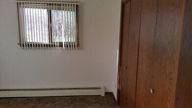 1711 Northway Dr in North Mankato, MN - Building Photo - Building Photo