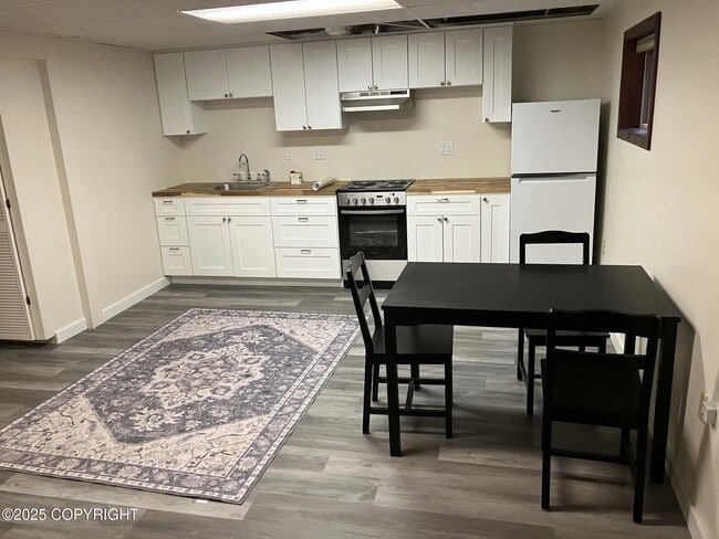property at 3870 Evergreen Ave