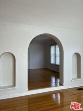 4238 Sutro Ave in Los Angeles, CA - Building Photo - Building Photo