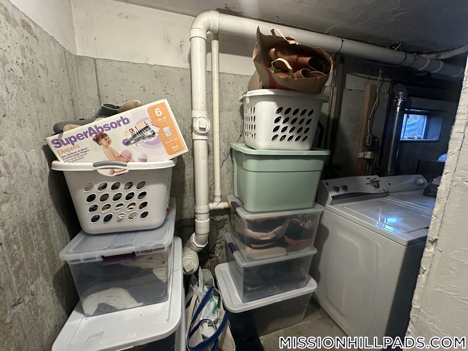 174 Calumet St in Boston, MA - Building Photo