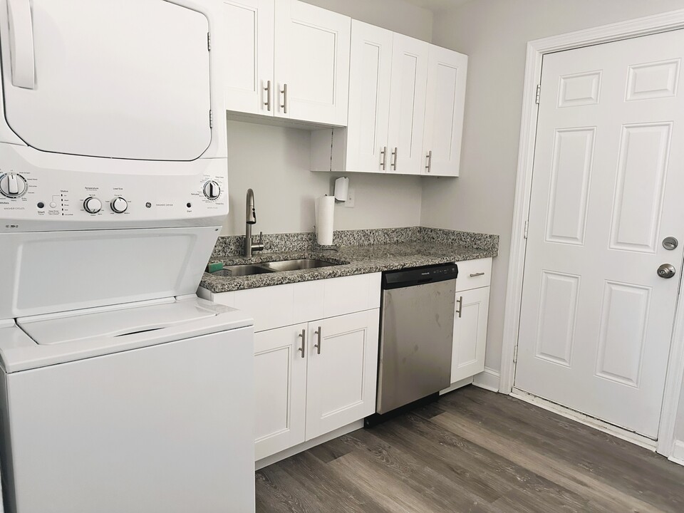 2252 Reuben St in Virginia Beach, VA - Building Photo