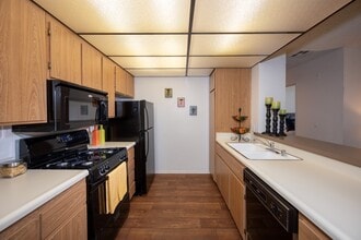 Chaparral Apartments in Palmdale, CA - Building Photo - Building Photo