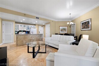 30 Strada Di Villaggio in Henderson, NV - Building Photo - Building Photo