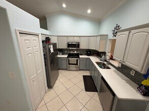 7704 San Carlos Dr in Fort Pierce, FL - Building Photo - Building Photo