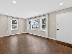 8232 Davenport Dr in Berkeley, MO - Building Photo - Building Photo