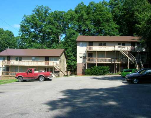 100 Laura Ln in Charleston, WV - Building Photo