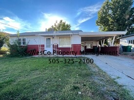 901 N Buena Vis Ave in Farmington, NM - Building Photo