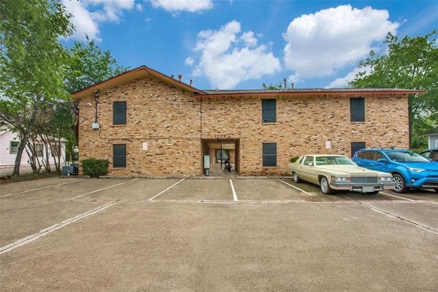 1108 N Elm St in Denton, TX - Building Photo - Building Photo