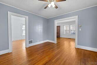 401 Valley Dr in Syracuse, NY - Building Photo - Building Photo