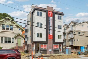 4729 21st Ave NE in Seattle, WA - Building Photo