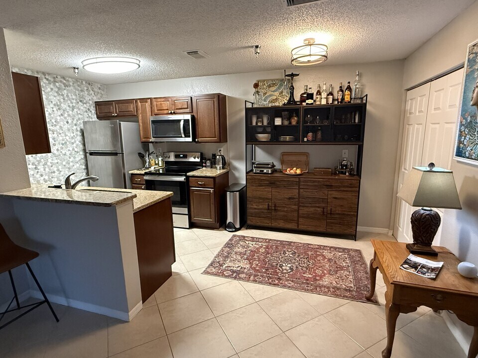 10263 Gandy Blvd N, Unit 2103 in St. Petersburg, FL - Building Photo