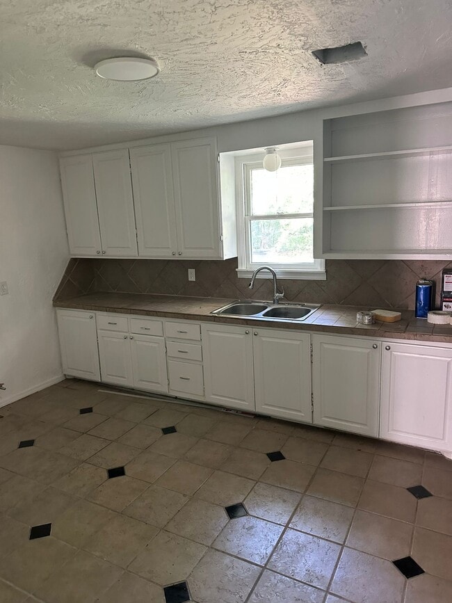 1404 NW Smith Ave in Lawton, OK - Building Photo - Building Photo