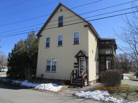 12 Central St in Derry, NH - Building Photo