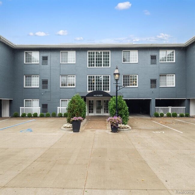 662 Purdy St, Unit 217 in Birmingham, MI - Building Photo - Building Photo