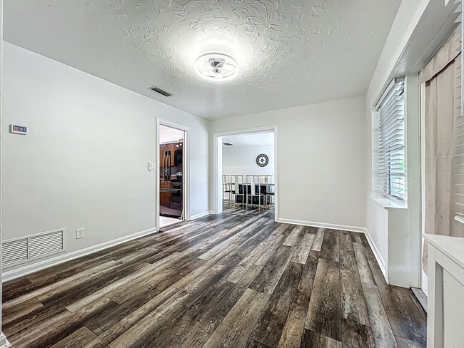 2542 S Palmetto Ave in Sanford, FL - Building Photo - Building Photo