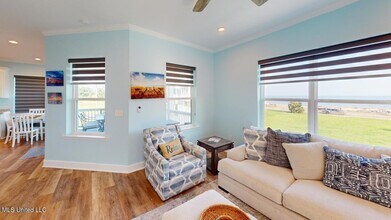 116 Acacia Ave in Biloxi, MS - Building Photo - Building Photo