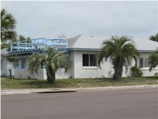 613 Azalea St in Panama City Beach, FL - Building Photo