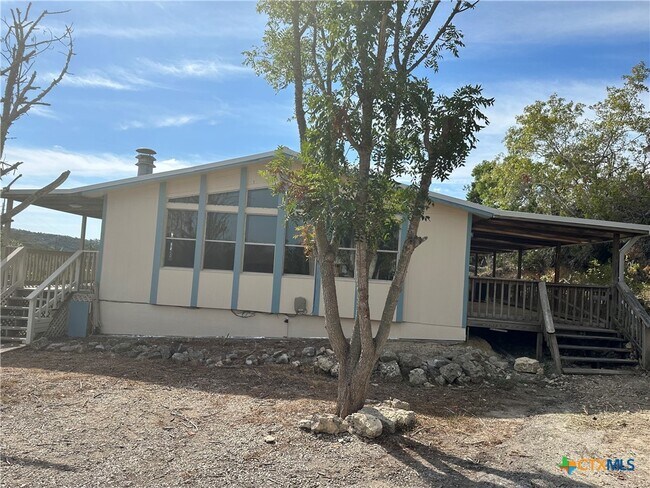6823 Jasmine Height in Canyon Lake, TX - Building Photo - Building Photo