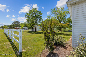 801 NC-33 in Chocowinity, NC - Building Photo - Building Photo