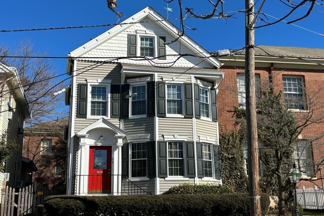 property at 11 Montague Pl
