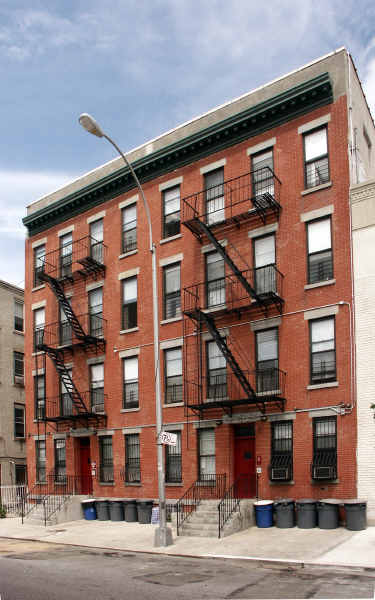 701--699 Lexington Ave in Brooklyn, NY - Foto de edificio