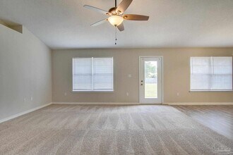 7442 Treasure St in Navarre, FL - Building Photo - Building Photo