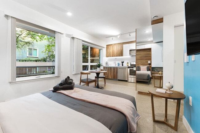 936 Bute St in Vancouver, BC - Building Photo - Building Photo