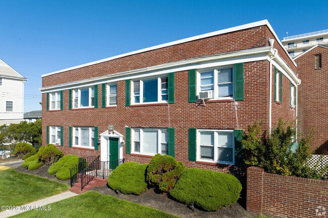 220 Ocean Ave N in Long Branch, NJ - Building Photo - Building Photo