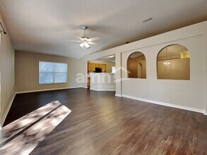 4045 Half Moon Cir in Middleburg, FL - Building Photo - Building Photo