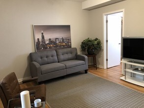 4817 N Christiana Ave, Unit 3E in Chicago, IL - Foto de edificio - Building Photo