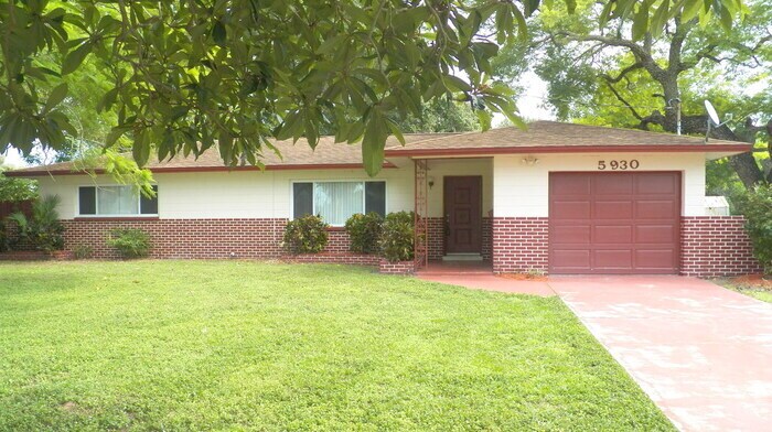 5930 12th St S in St. Petersburg, FL - Building Photo