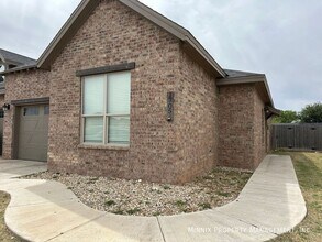 1705 102nd St in Lubbock, TX - Building Photo - Building Photo
