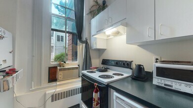 25 Atherton St, Unit 2 in Somerville, MA - Foto de edificio - Building Photo