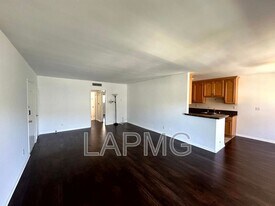 5328 Newcastle Ave in Los Angeles, CA - Building Photo