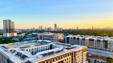 811 Buffalo Pk Dr-Unit -1814 in Houston, TX - Foto de edificio - Building Photo