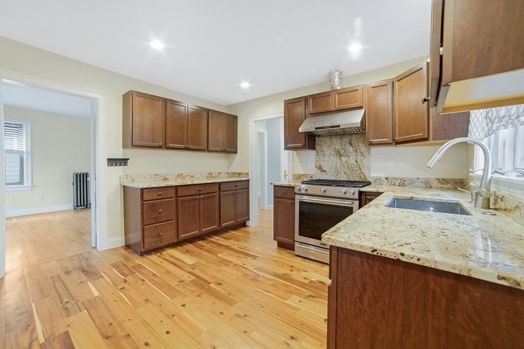 75 Appleton St in Quincy, MA - Building Photo