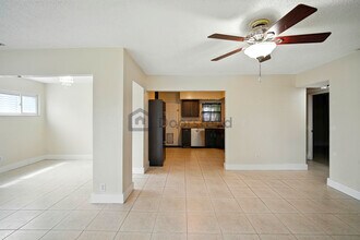 760 86th Ave N in St. Petersburg, FL - Building Photo - Building Photo